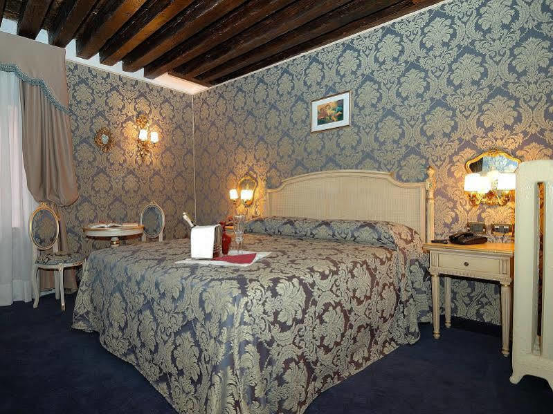 Residenza La Loggia Bed and Breakfast Venedig Exteriör bild